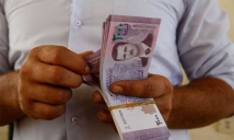 انخفاض جديد لسعر الليرة السورية مقابل الدولار الأميركي اليوم الاثنين