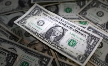 الدولار الأميركي يرتفع أمام اليورو والين الياباني وسط مخاوف من تغذية خفض الفائدة المتوقع للتضخم